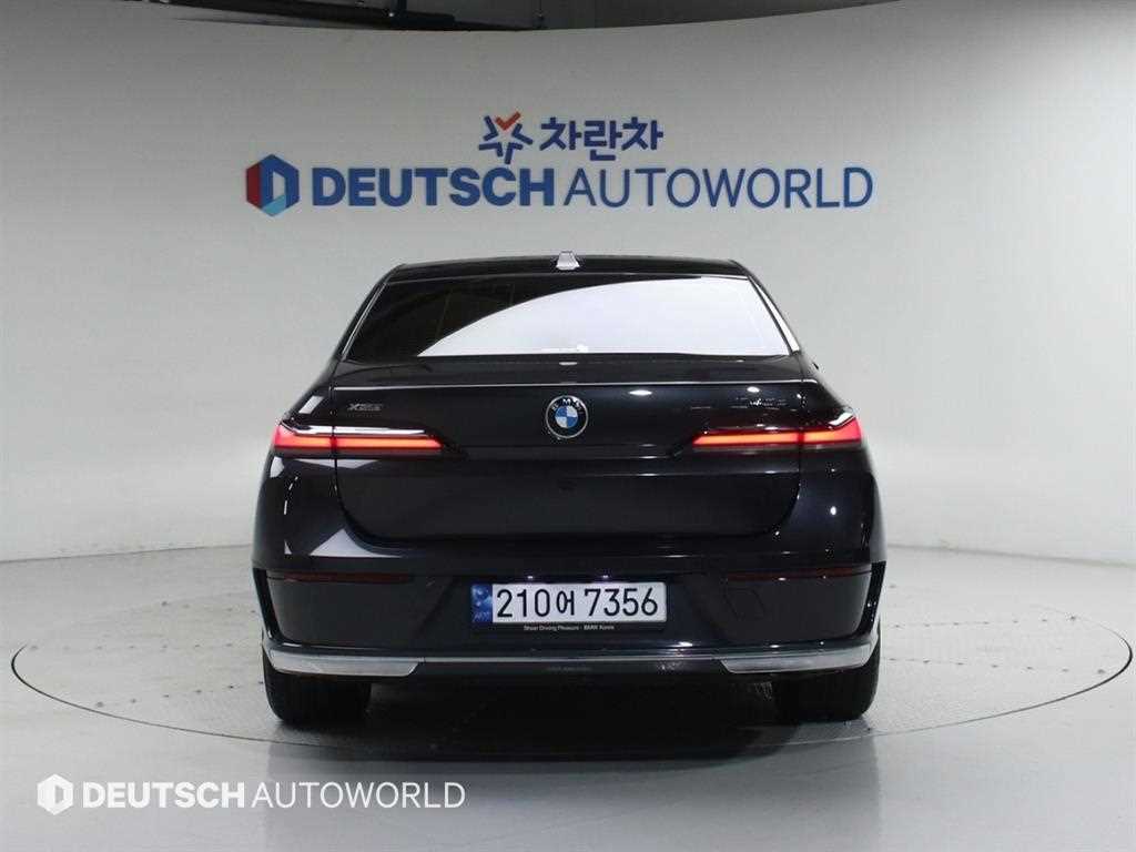 BMW 7 Series - Vista 4