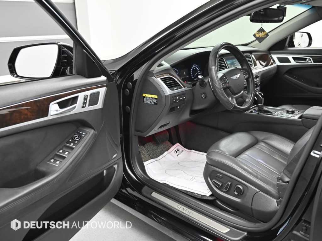 HYUNDAI Genesis - Vista 11