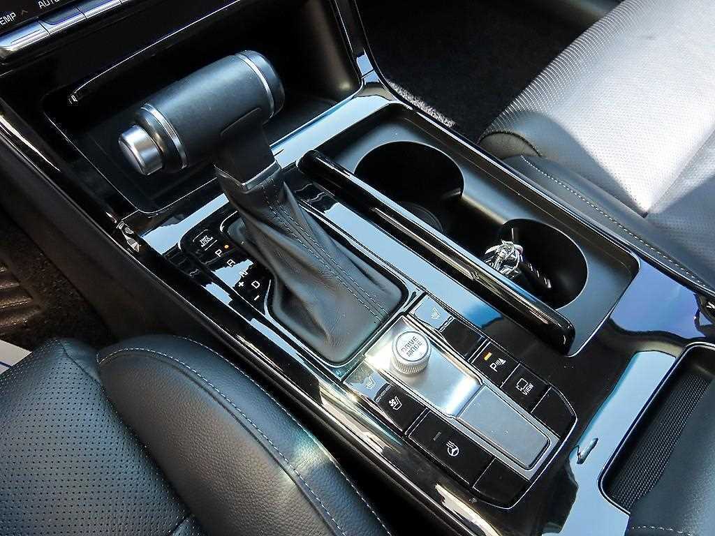 KIA K7 - Vista 10