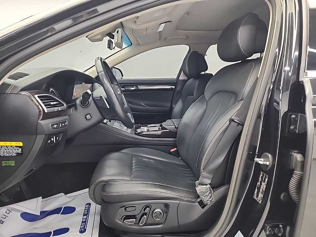 Genesis G90 - Vista 11