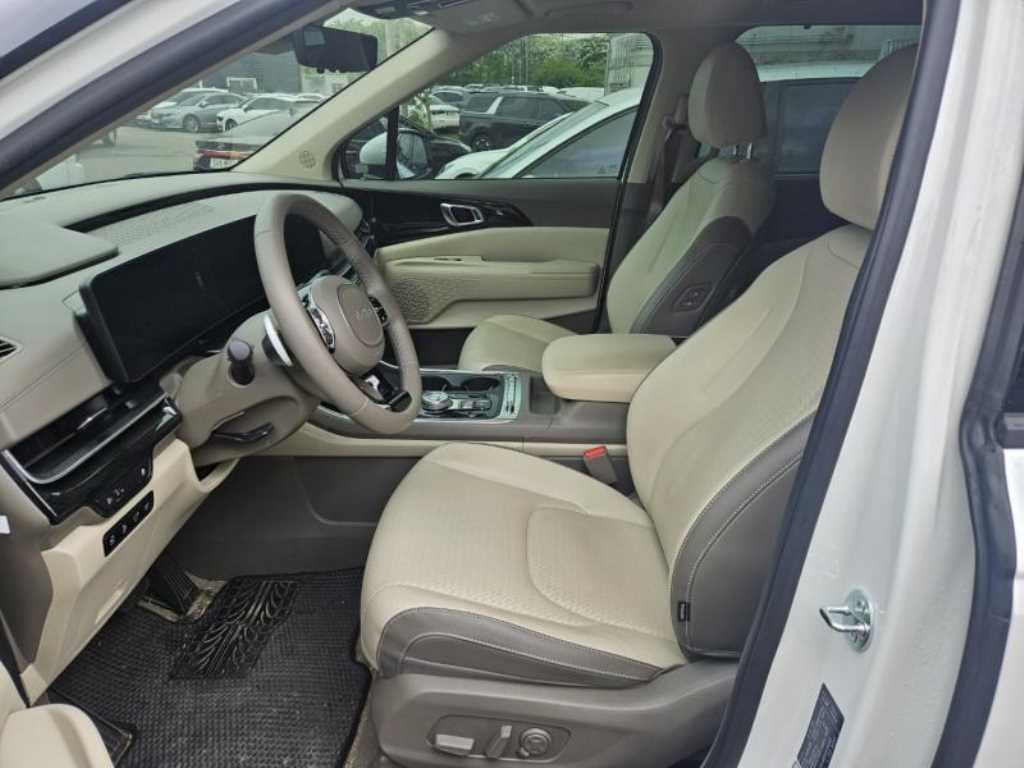 KIA Carnival - Vista 5