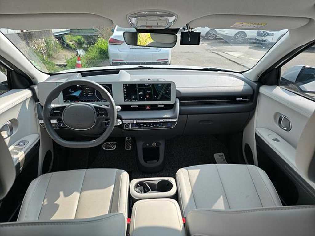 HYUNDAI Ioniq 5 - Vista 5