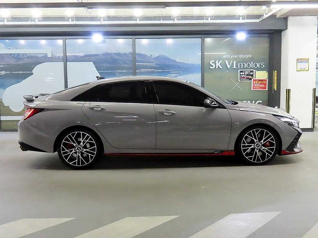 HYUNDAI Avante - Vista 3
