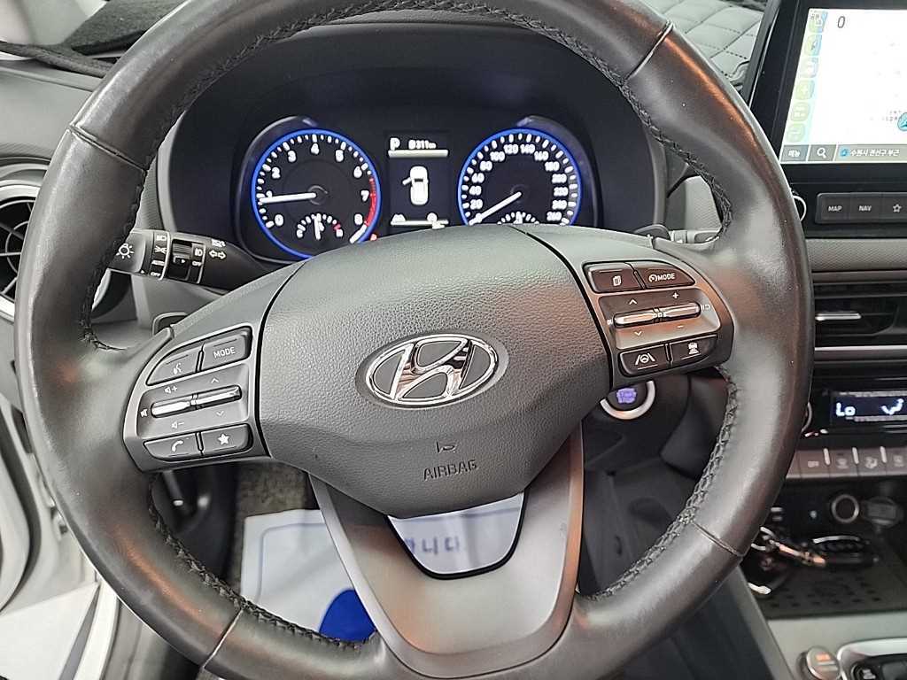 HYUNDAI Kona - Vista 9