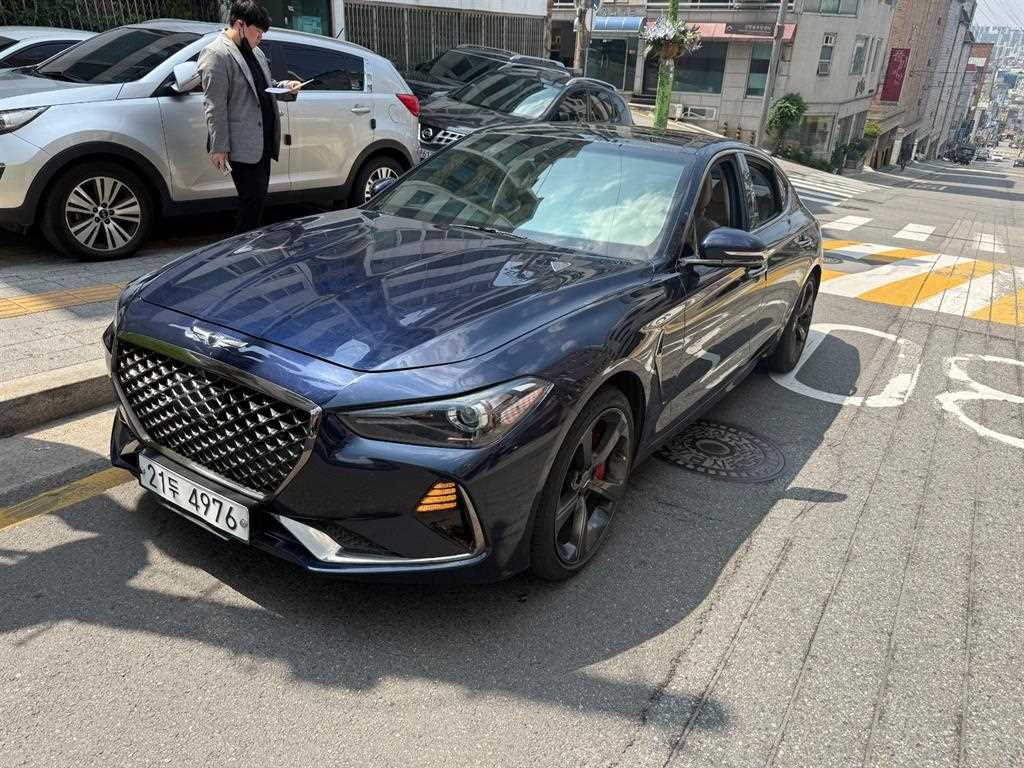 Genesis G70 - Vista 8
