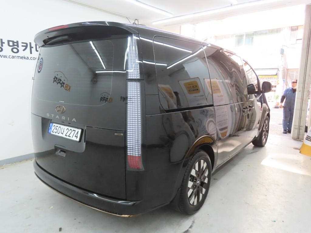 HYUNDAI Staria - Vista 3