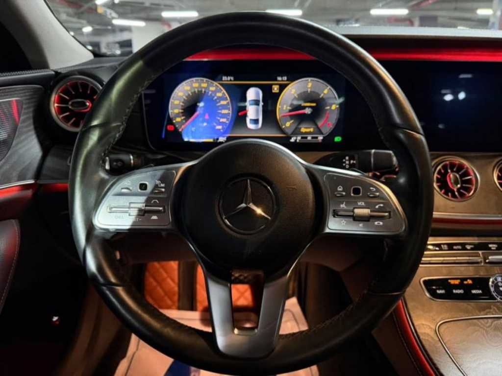 Mercedes Benz CLS Class - Vista 8