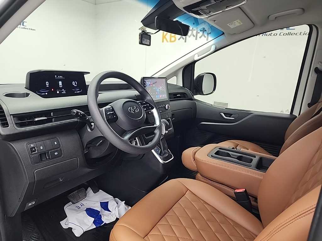 HYUNDAI Staria - Vista 7