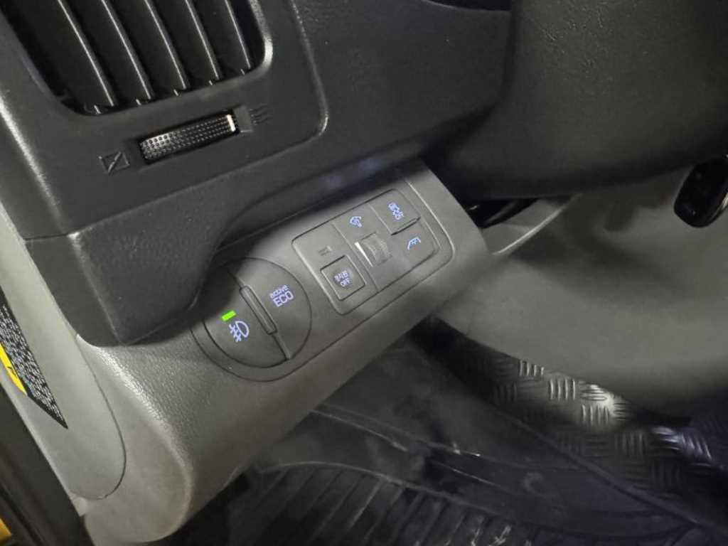 HYUNDAI Starex - Vista 12