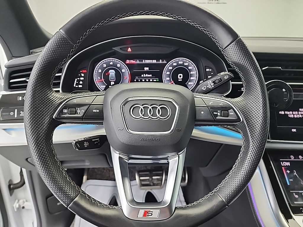 Audi Q8 - Vista 9