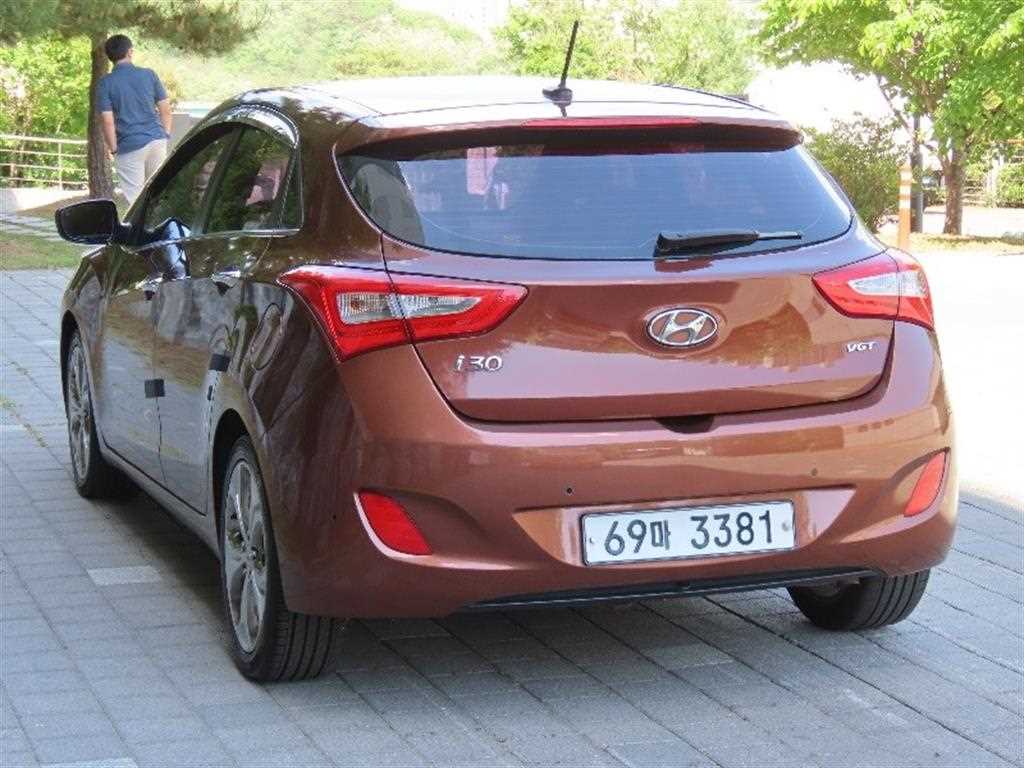 HYUNDAI i30 - Vista 4