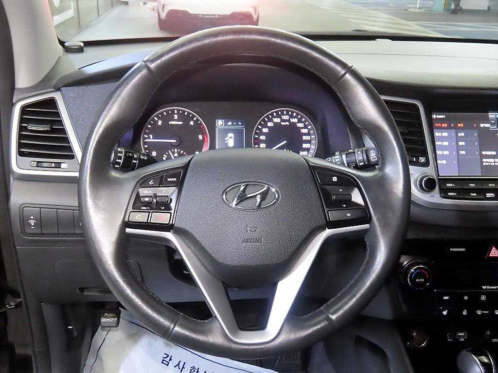 HYUNDAI Tucson - Vista 8