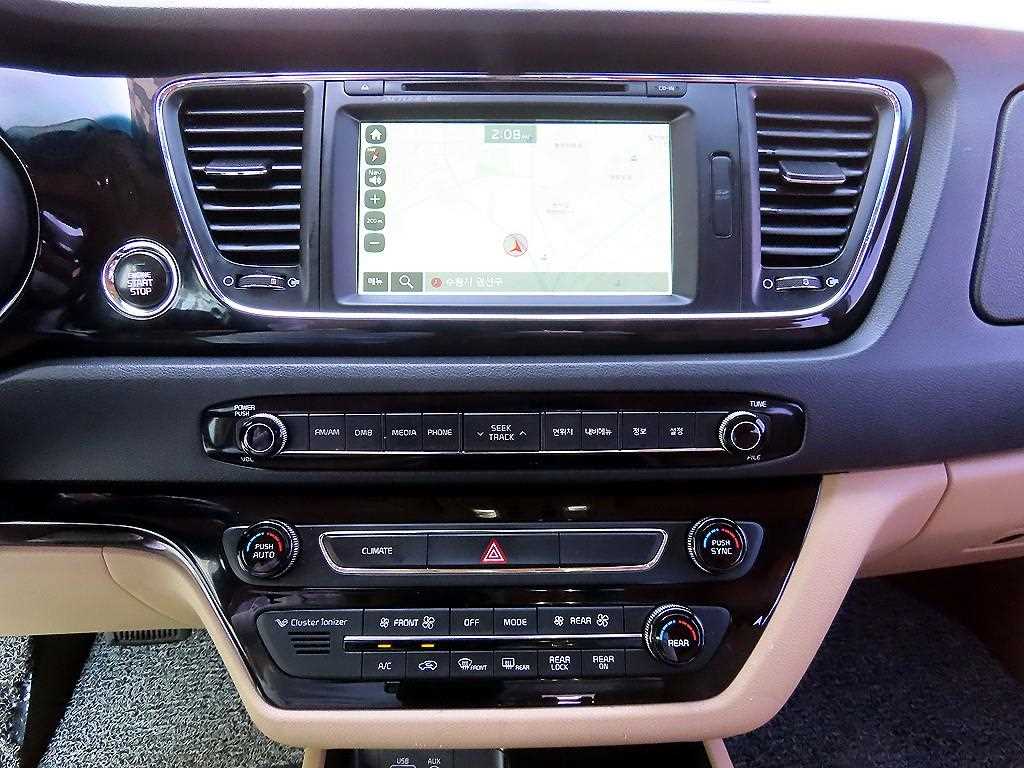 KIA Carnival 2016 Blanco - Importación desde Corea - HF Imports Iquique - Foto 13