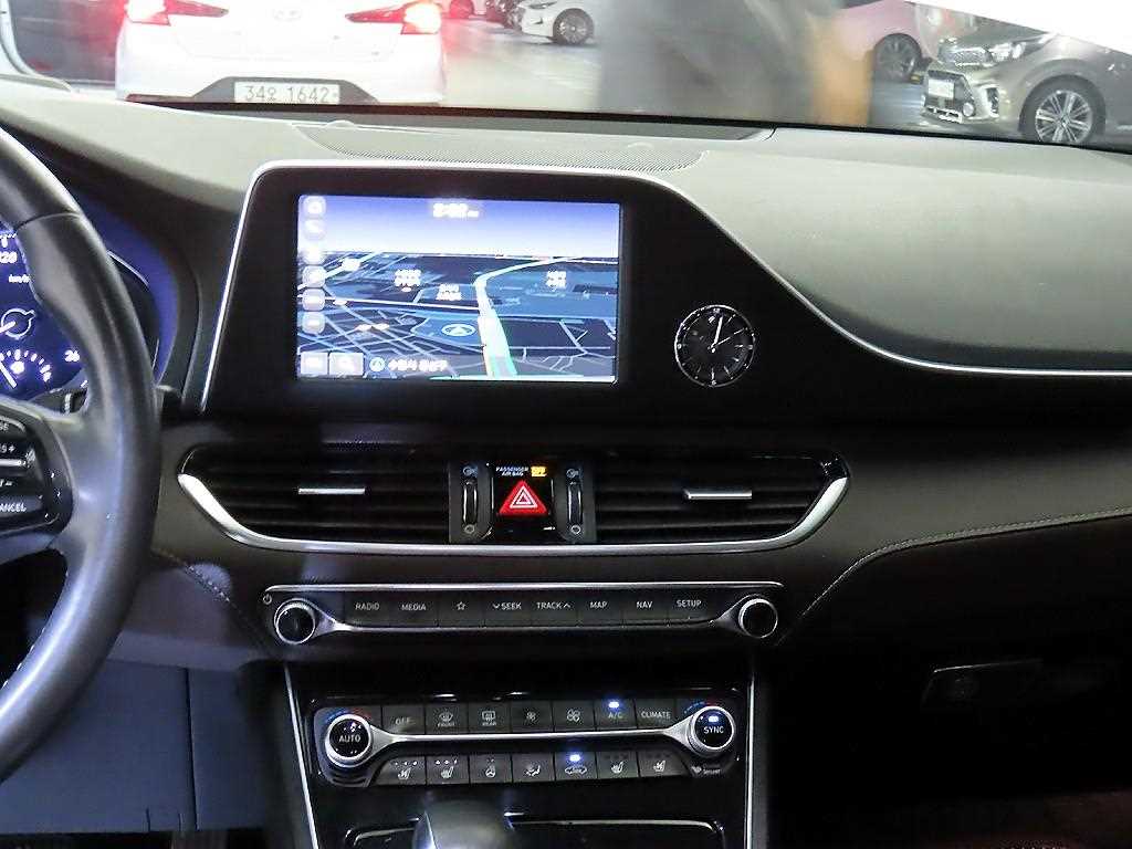 HYUNDAI Grandeur - Vista 11