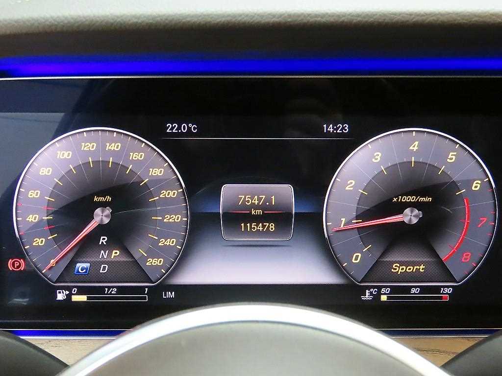 Mercedes Benz E class - Vista 8