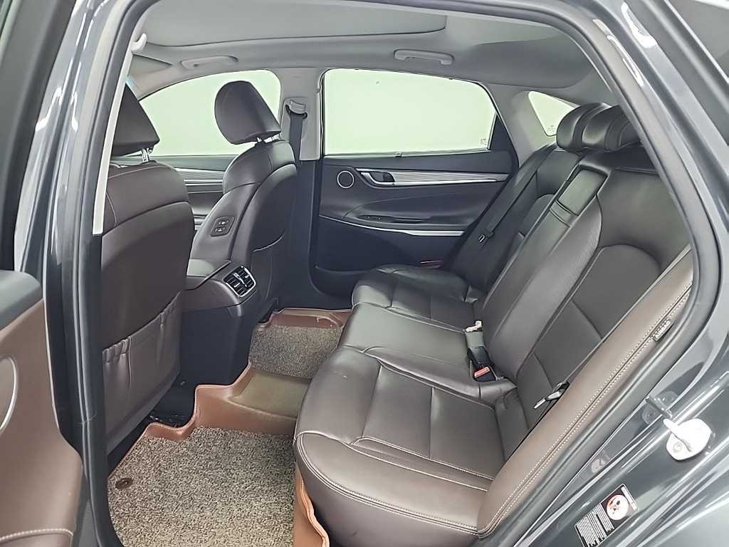 HYUNDAI Grandeur - Vista 12