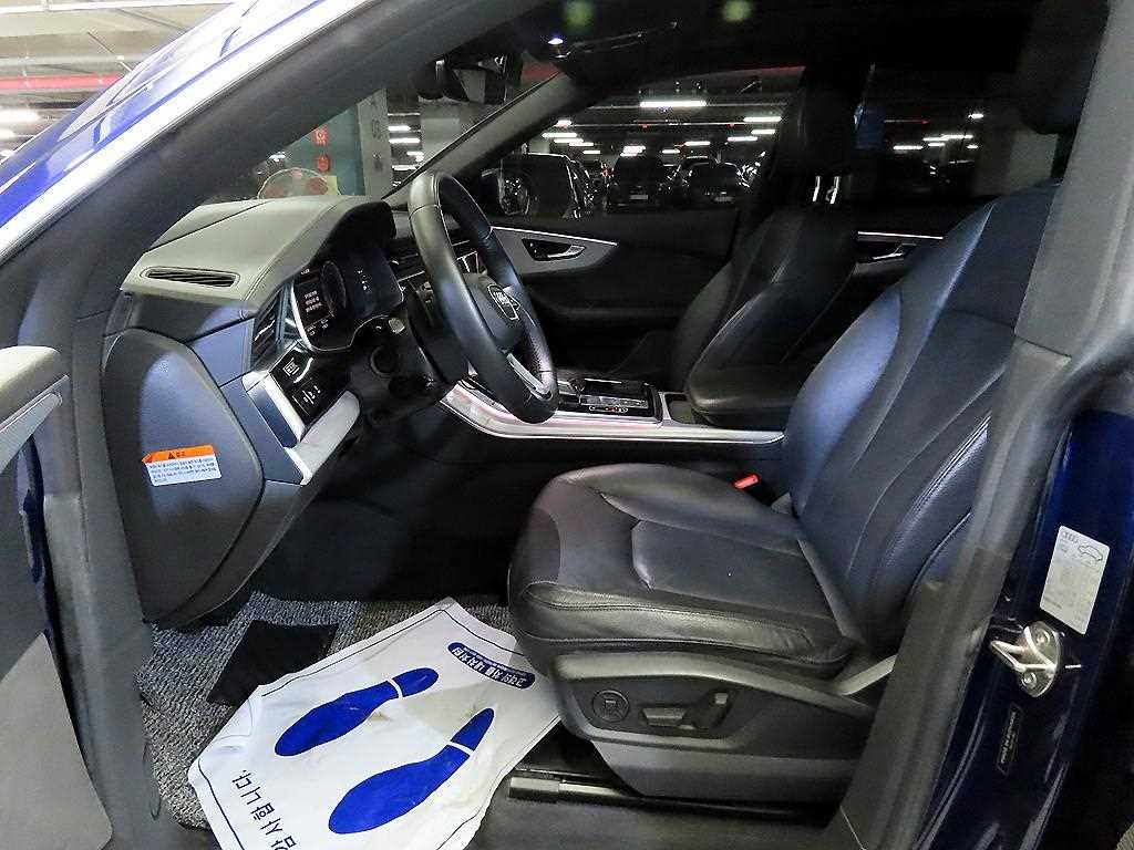 Audi Q8 - Vista 6