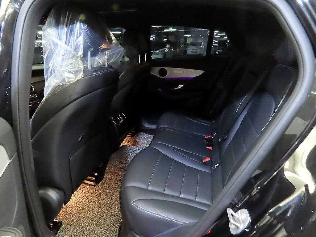 Mercedes Benz GLC Class - Vista 7