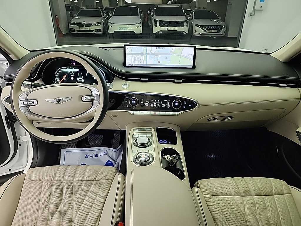 Genesis GV70 - Vista 7