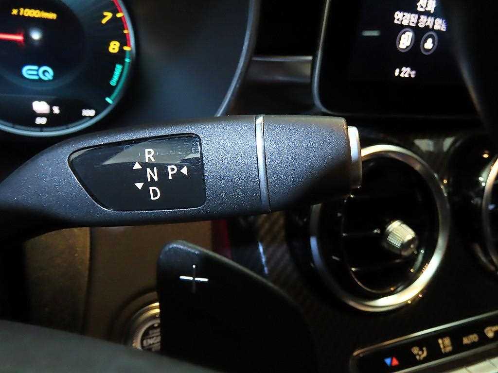 Mercedes Benz GLC Class - Vista 12