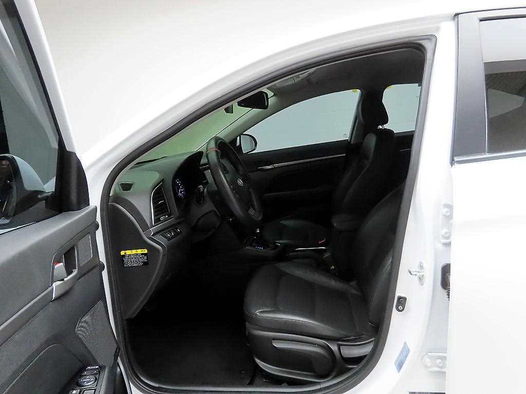 HYUNDAI Avante 2018 Blanco - Importación desde Corea - HF Imports Iquique - Foto 13