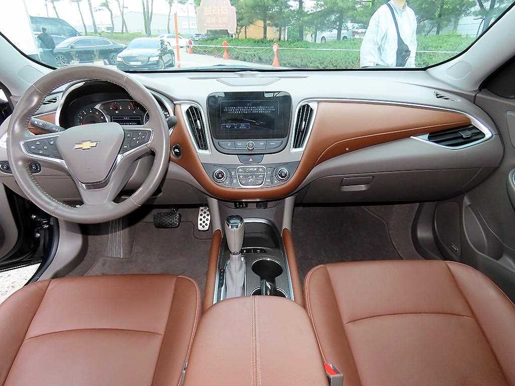 Chevrolet Malibu - Vista 7