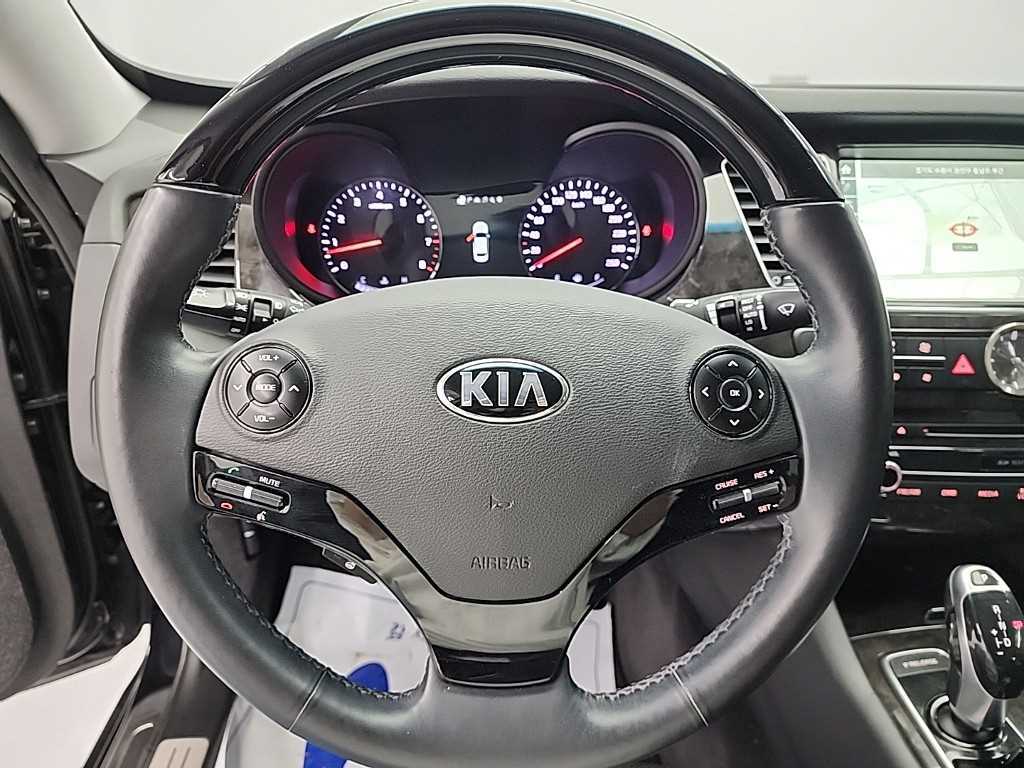 KIA K9 - Vista 9