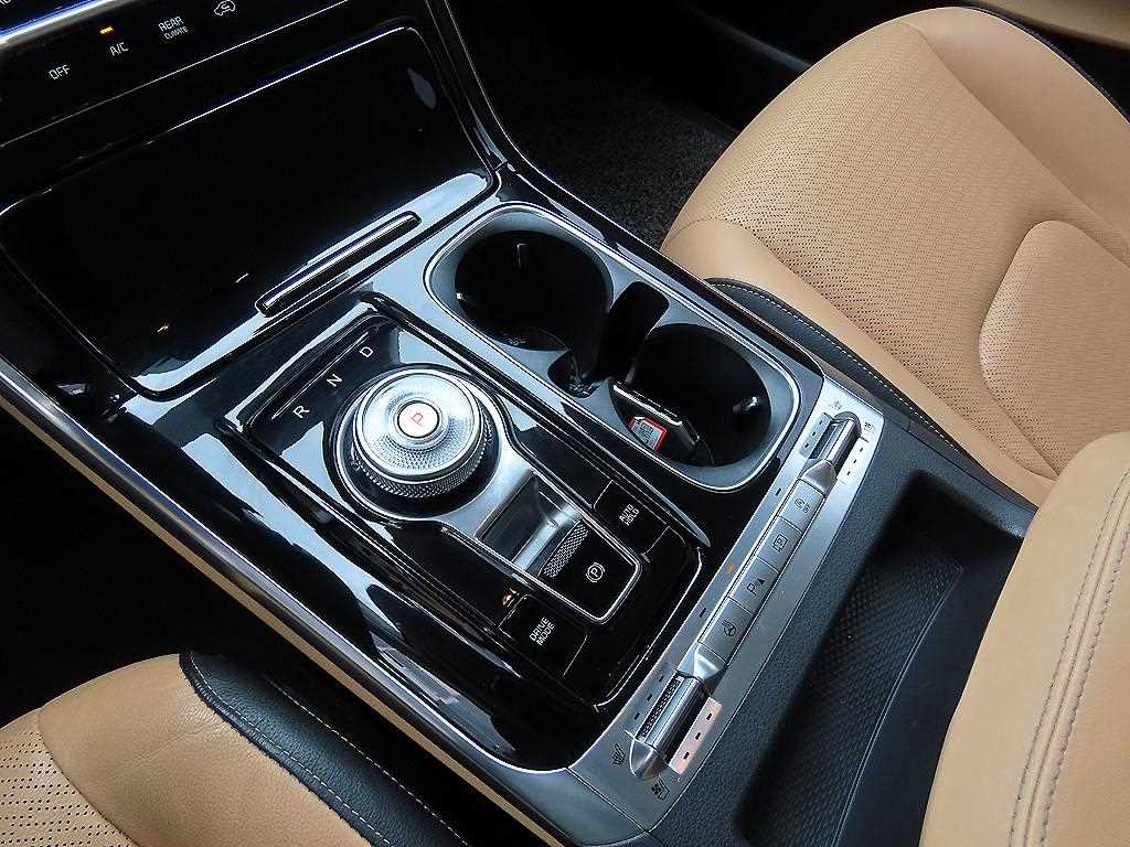 KIA Carnival - Vista 11