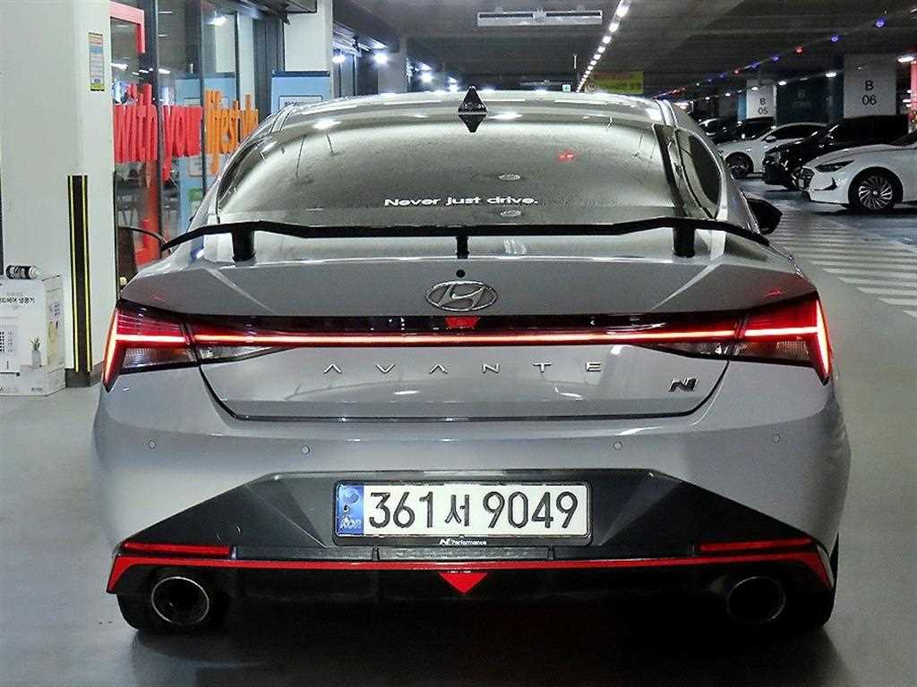 HYUNDAI Avante - Vista 5