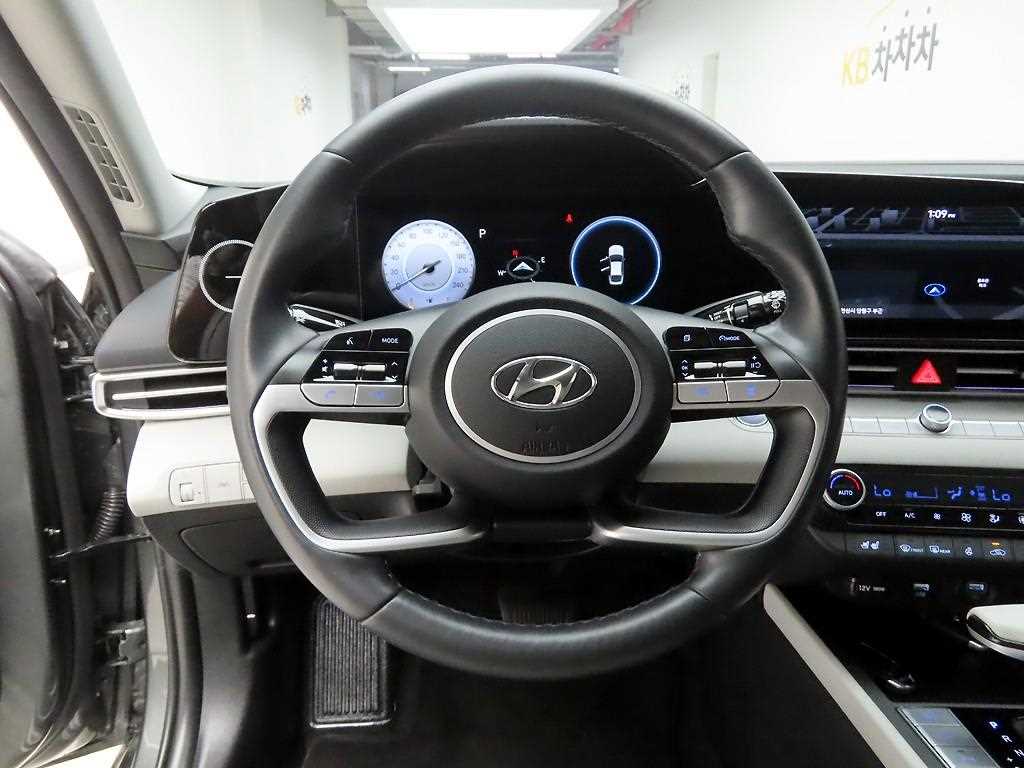 HYUNDAI Avante - Vista 7