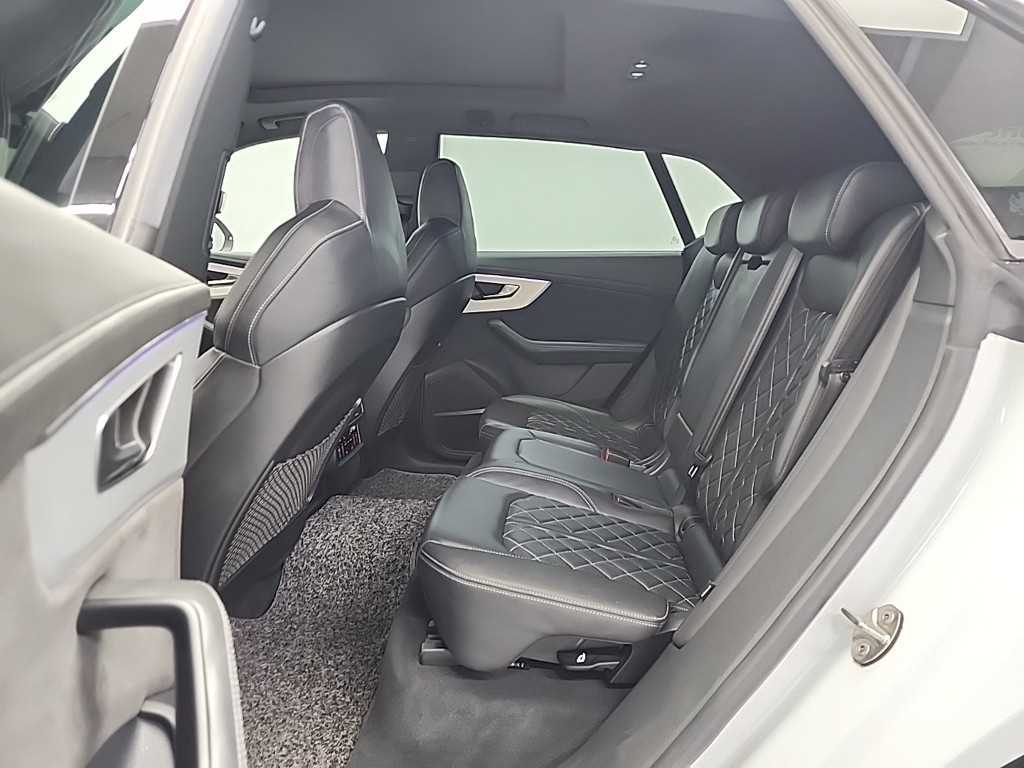 Audi Q8 - Vista 12