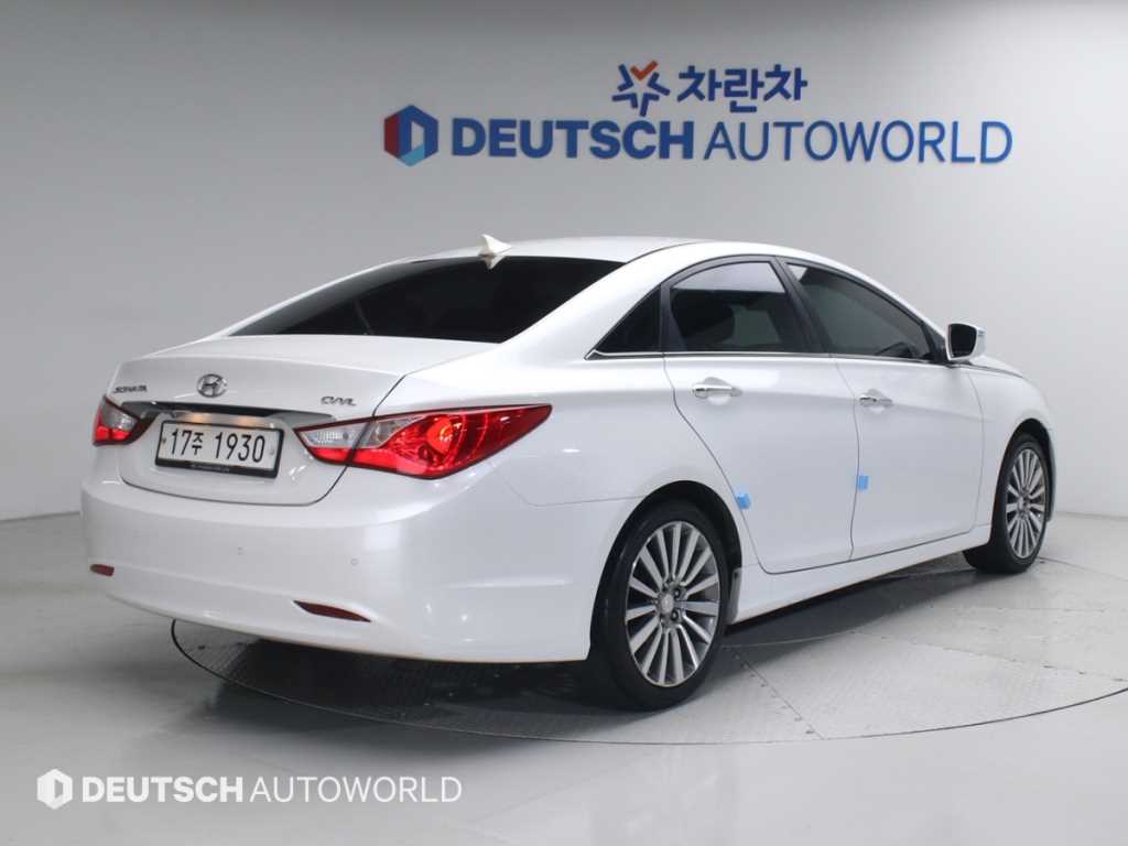 HYUNDAI Sonata - Vista 2