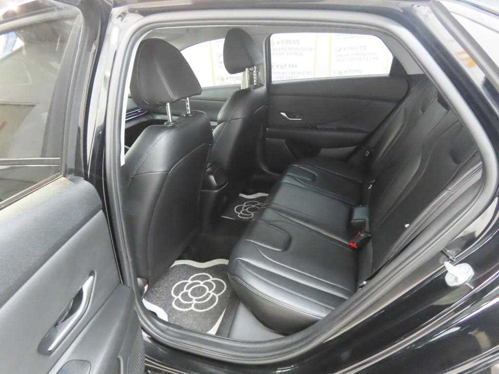 HYUNDAI Avante - Vista 6