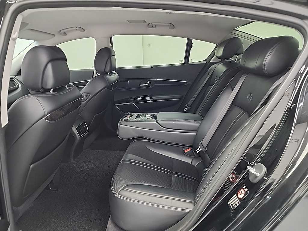 KIA K9 - Vista 12