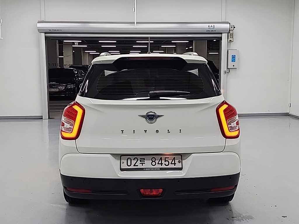 Ssangyong Tivoli - Vista 3