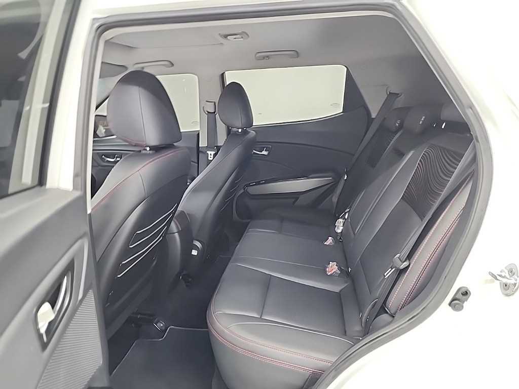 Ssangyong Tivoli - Vista 12