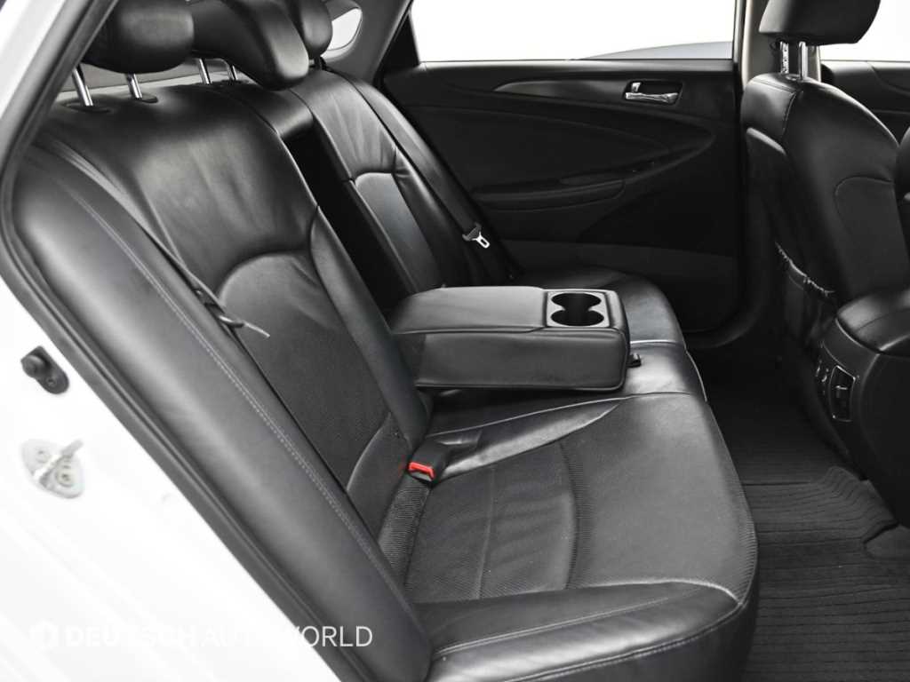 HYUNDAI Sonata - Vista 12