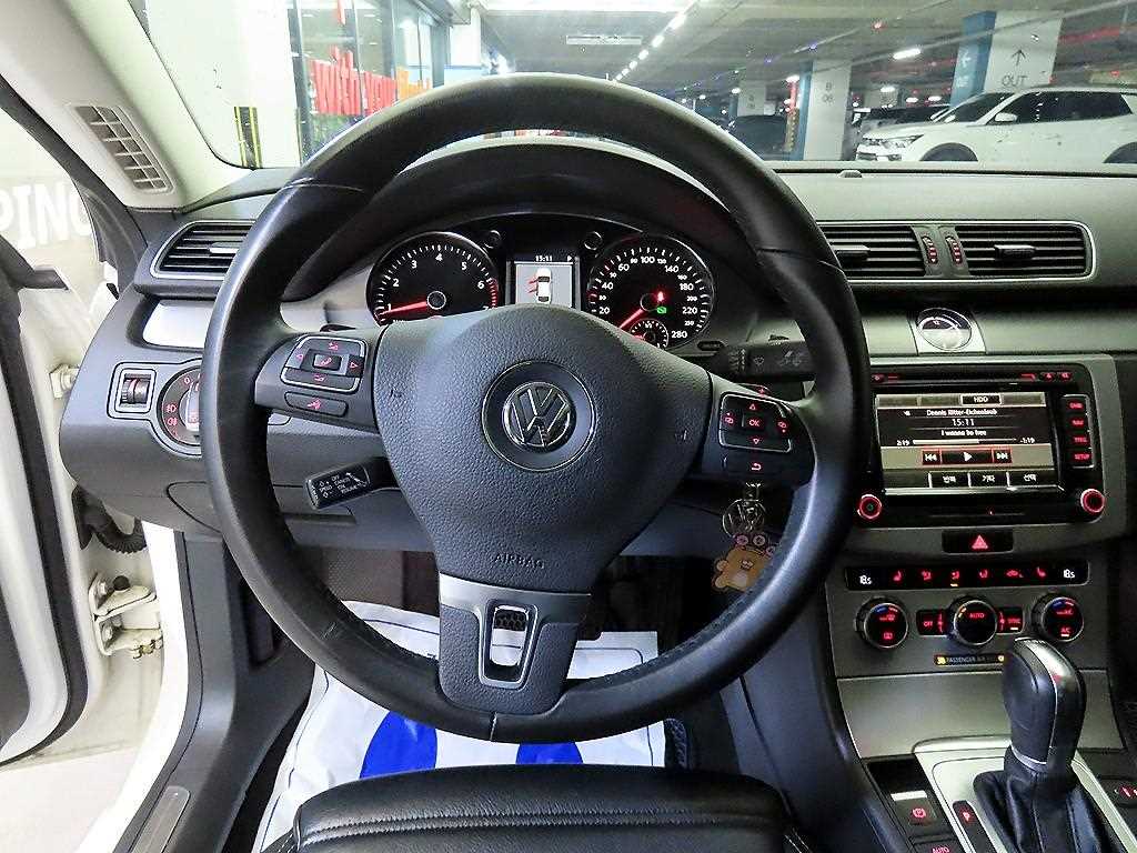 Volkswagen CC - Vista 8