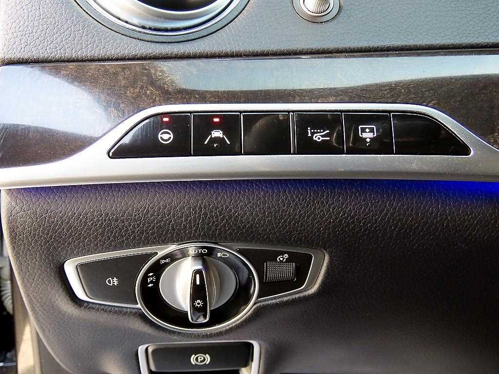 Mercedes Benz S Class - Vista 12