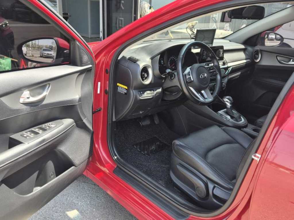 KIA K3 - Vista 5