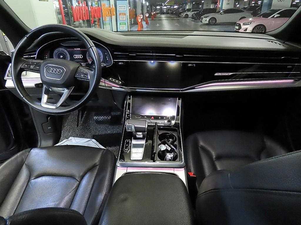 Audi Q8 - Vista 10