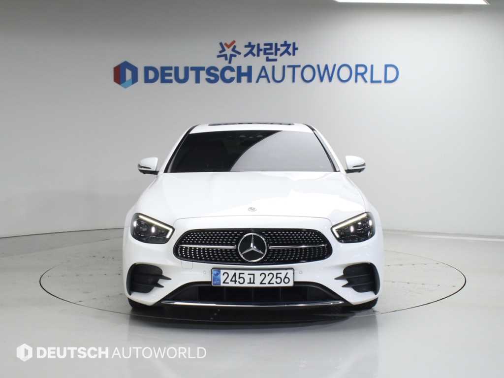 Mercedes Benz E class - Vista 3