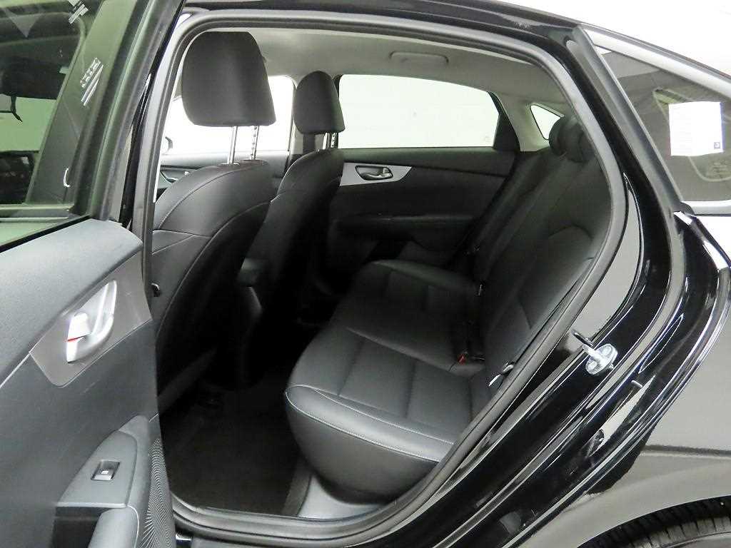 KIA K3 2022 Negro - Importación desde Corea - HF Imports Iquique - Foto 13