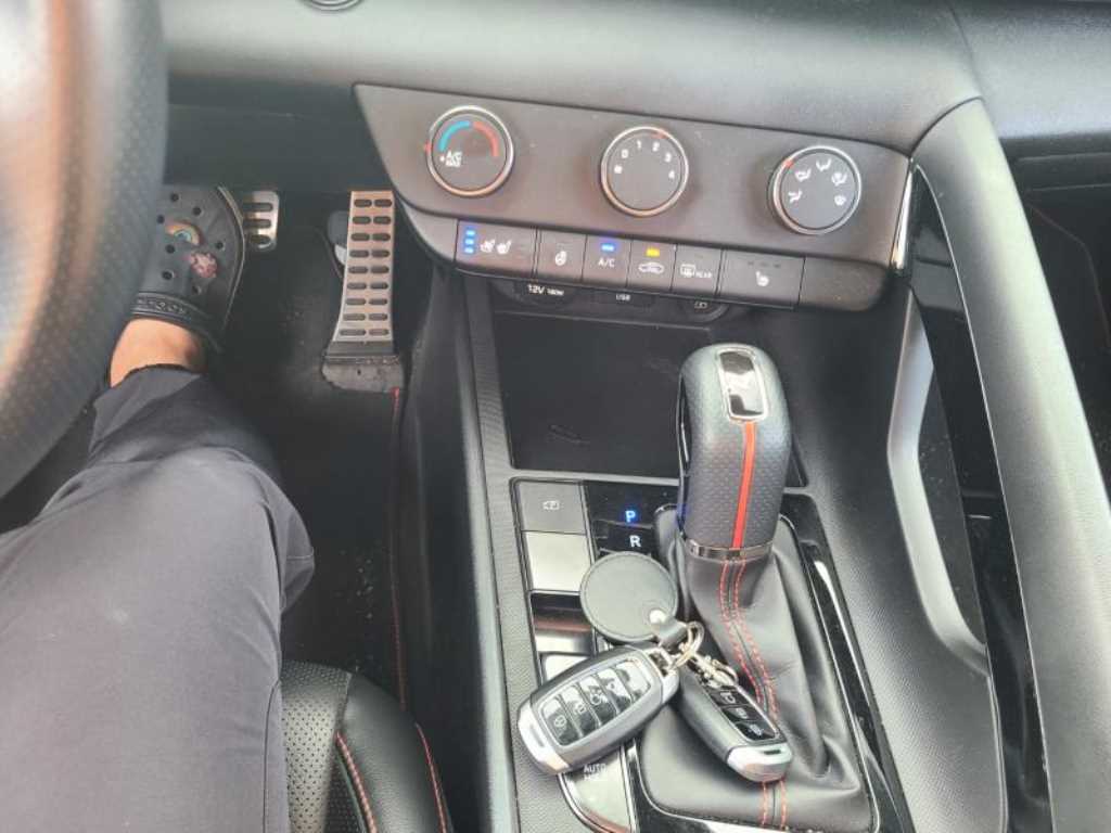 HYUNDAI Avante - Vista 12