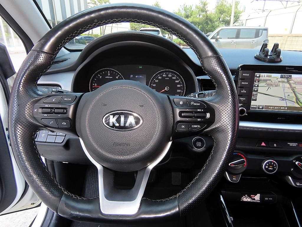 KIA Stonic - Vista 8