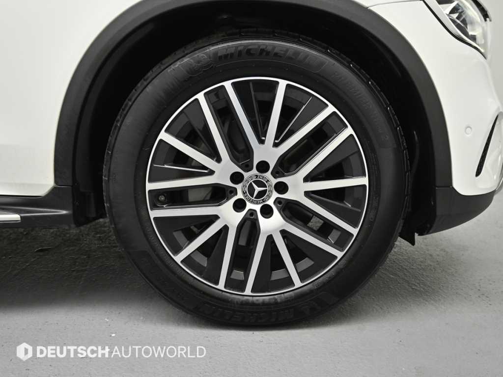 Mercedes Benz GLC Class - Vista 5