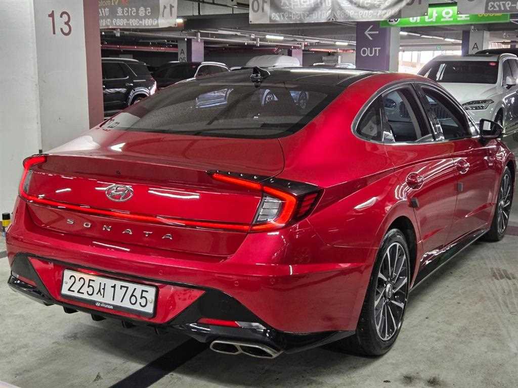 HYUNDAI Sonata - Vista 4