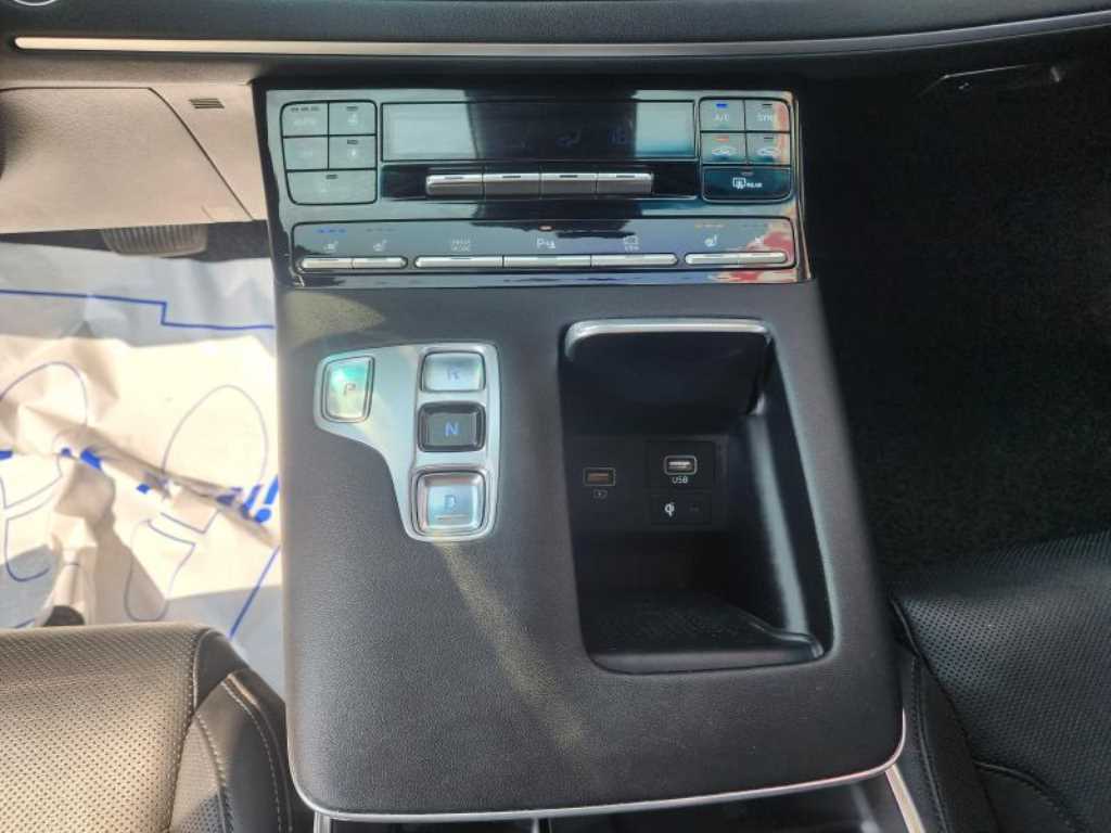 HYUNDAI Grandeur - Vista 9