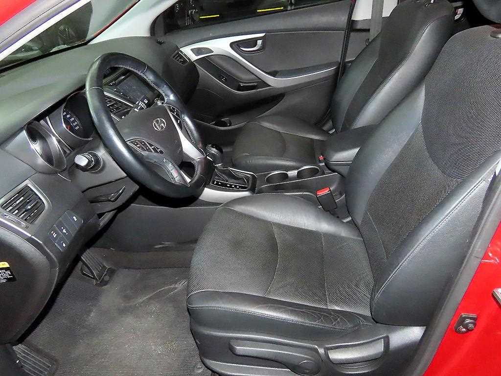 HYUNDAI Avante - Vista 6