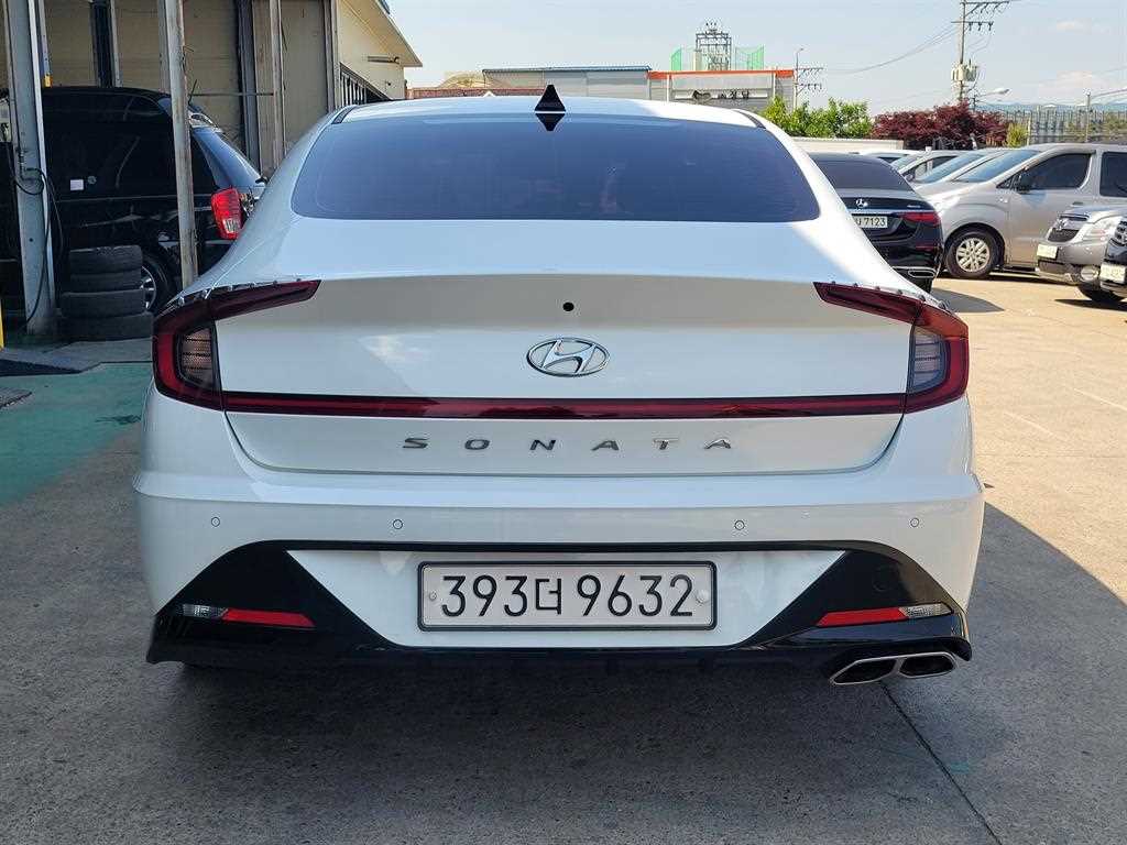 HYUNDAI Sonata - Vista 3
